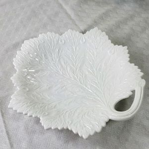 Milk glass Leaf large leaf veined tray candy  bpwl